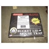 BUCKET LID MOUSE TRAP