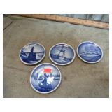 MINIATURE ROYAL COPENHAGEN DISHES
