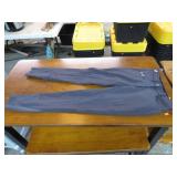 EQUESTRIAN RIDING PANTS -- 26