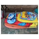 ASSORTED KNEE BOARDS & SWIM FLOATS