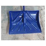 SNOW SHOVEL