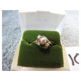 10K GOLD RING -- 8