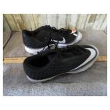 NIKE SPORTS CLEATS -- 10