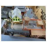 "H O" SCALE MODEL TRAIN BUILDINGS