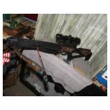 BARNETT WILDCAT CROSSBOW W/ SCOPE & ARROWS