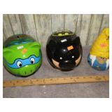PIGGY BANKS & BEE CANDLES