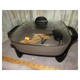 ELECTRIC SKILLET