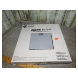 DIGITAL 1-400 lb SCALE