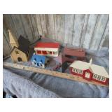 PLASTICVILLE HO MODEL TRAIN BUILDINGS
