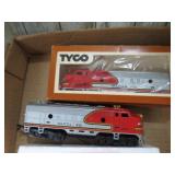 TYCO "H O" TRAIN ENGINE & CABOOSES