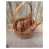 BASKET -- SANTA CLAUS WAX / SOAP FIGURES