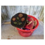VINTAGE SEWING & CRAFT LOT