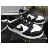 NIKE SHOES -- 9C