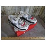 NIKE TODDLER;S SHOES -- 9C