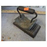 ANTIQUE CAST IRON RUFFLER FLUTER