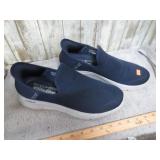 SKECHERS SLIP IN SHOES -- 11