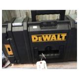 DEWALT TOUGH SYSTEM AIR TIGHT BOX