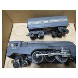 LIONEL #221 MODEL TRAIN ENGINE & TENDER