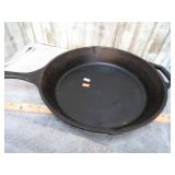 LODGE CAST IRON SKILLET