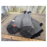 2 PAIR-- THICK INSULATED SOCKS