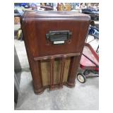 ANTIQUE FLOOR RADIO CABINET