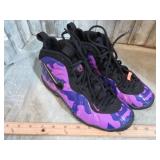 NIKE AIR FOAMPOSITE PRO PURPLE CAMO SHES -- 5.5Y