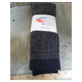 2 pair-- INSULATED SOCKS -- 10-13