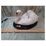 PORCELAIN SWAN