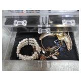 ORGANIZER & COSTUME JEWELRY