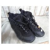 NIKE SHOES -- 5Y
