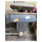 5 1/2" CRAFTSMAN BENCH VISE