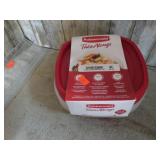 RUBBERMAID FOOD CONTAINERS