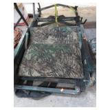 CLIMBING DEER STAND