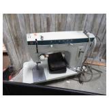 SINGER SEWING MACHINE