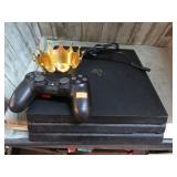 PLAYSTATION PS4 CONSOLE & CONTROLLER