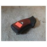 REVOLVER GRIP J FRAME S&W ?