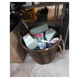 BASKETS & FLORAL FOAM