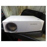 LCD PROJECTOR
