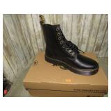 DR MARTENS AIR WAIR BOOTS -- 7M -- LIKE NEW