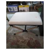 ACCENT STOOL