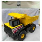 Tonka Steel Mighty Dump Truck