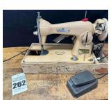 Vintage Universal DeLuxe Precision Sewing Machine