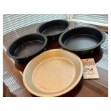 4 Cake Pans