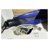 US Divers Snorkeling Set: Avanlon Mask, Fins size 4 1/2 - 8 1/2 (S-M)