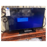 Insignia 32' TV with Remote
