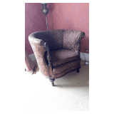 Antique tub chair