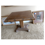 Pedestal table