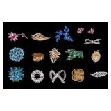 Fourteen Vintage Brooches