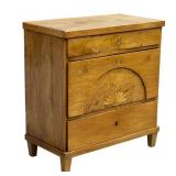 Antique 3-Drawer Bachelorï¿½s Chest
