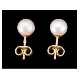 Mikimoto Pearl Earrings 18K Gold Setting w/Box